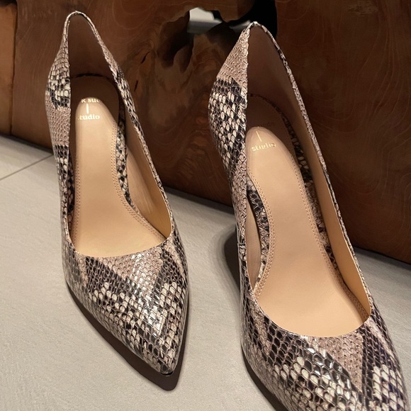 Shoes snake print never been worn - Picture 2 of 3